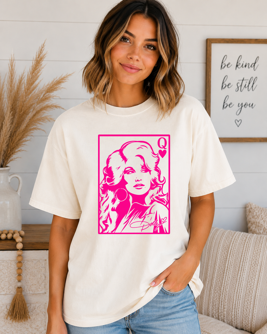 Dolly Parton Queen of Hearts Comfort Colors T-Shirt | Country Music Graphic Tee | Pink Dolly Inspired Shirt | Southern Country Music Tee