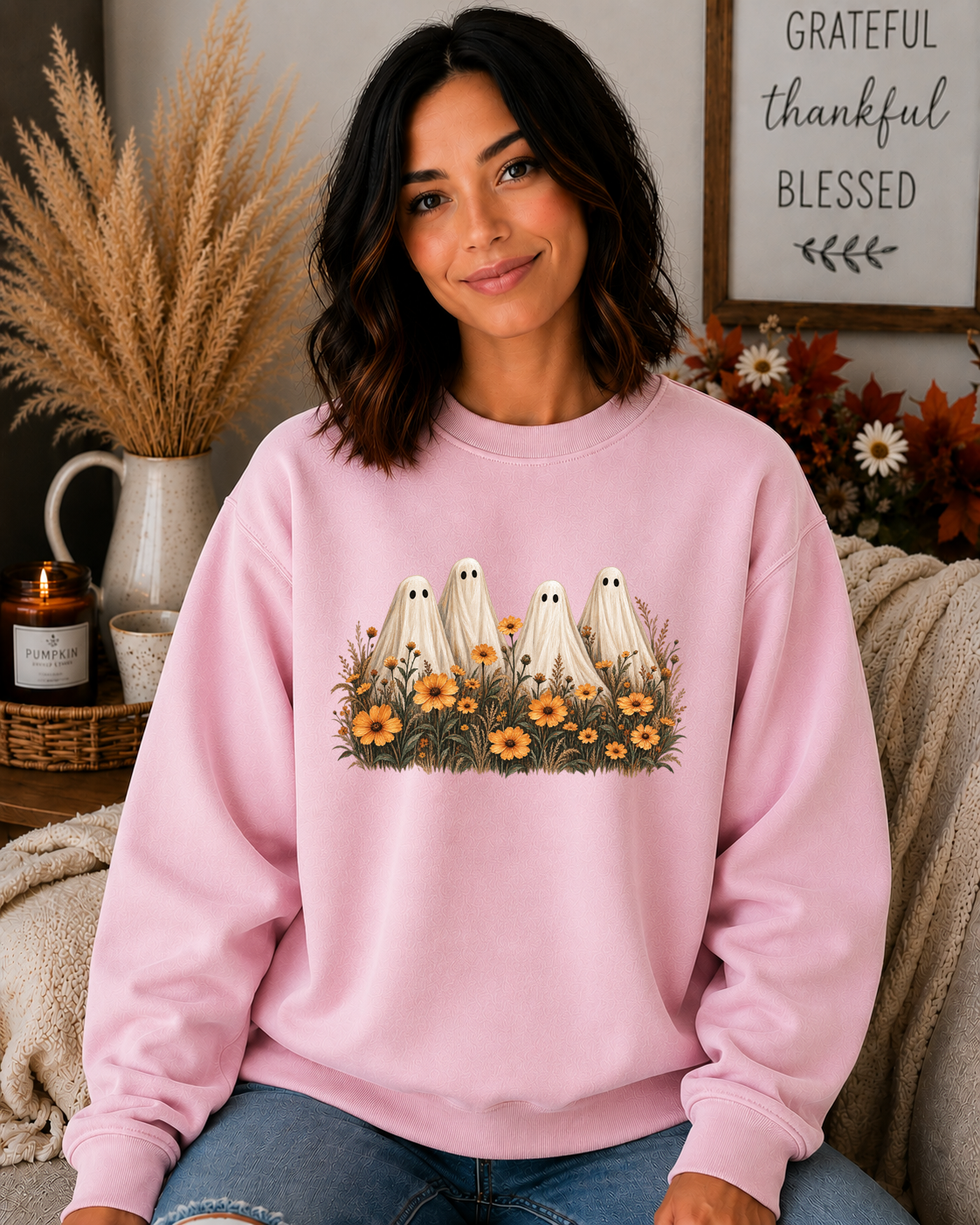 Gildan Fall Ghost Floral Sweatshirt – Cute Vintage Halloween Ghosts & Wildflowers Cozy Autumn Graphic Crewneck