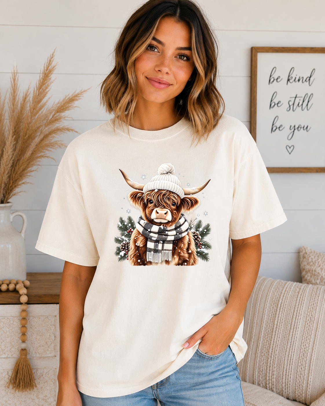 Cozy Highland Cow Christmas Comfort Colors T-Shirt – Winter Highland Cow Graphic Tee, Cute Holiday Shirt, Rustic Christmas Tee