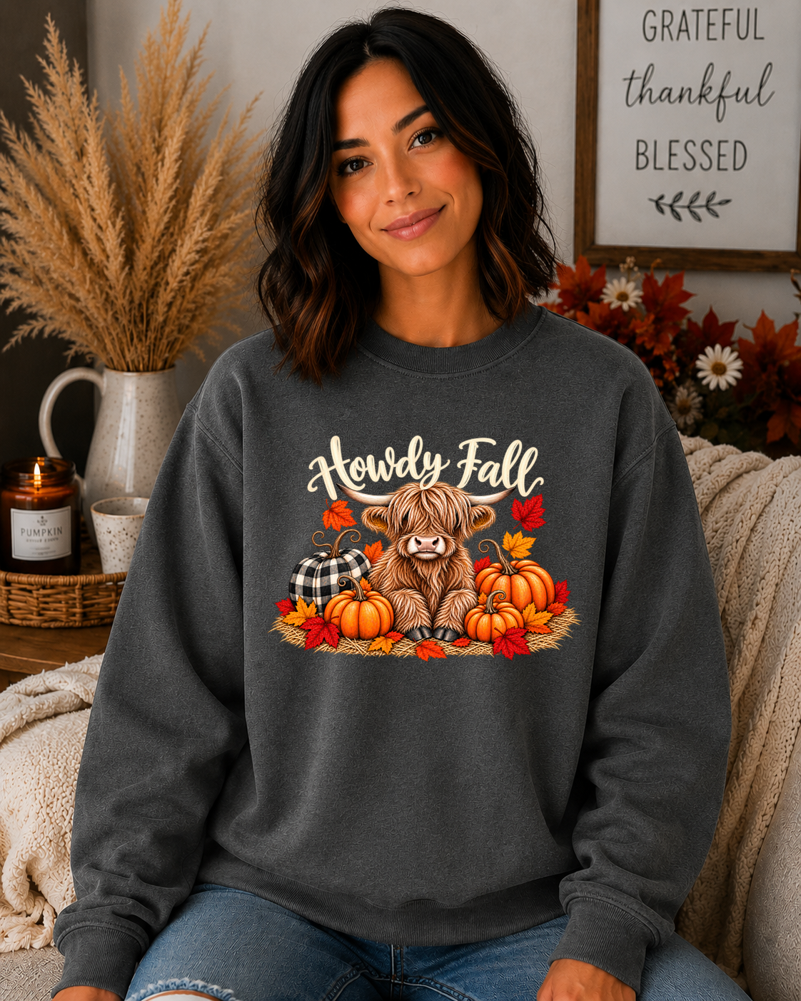 Howdy Fall Highland Cow Sweatshirt – Cute Fall Pumpkin Graphic Crewneck, Cozy Autumn Highland Cow Shirt, Buffalo Plaid Fall Design